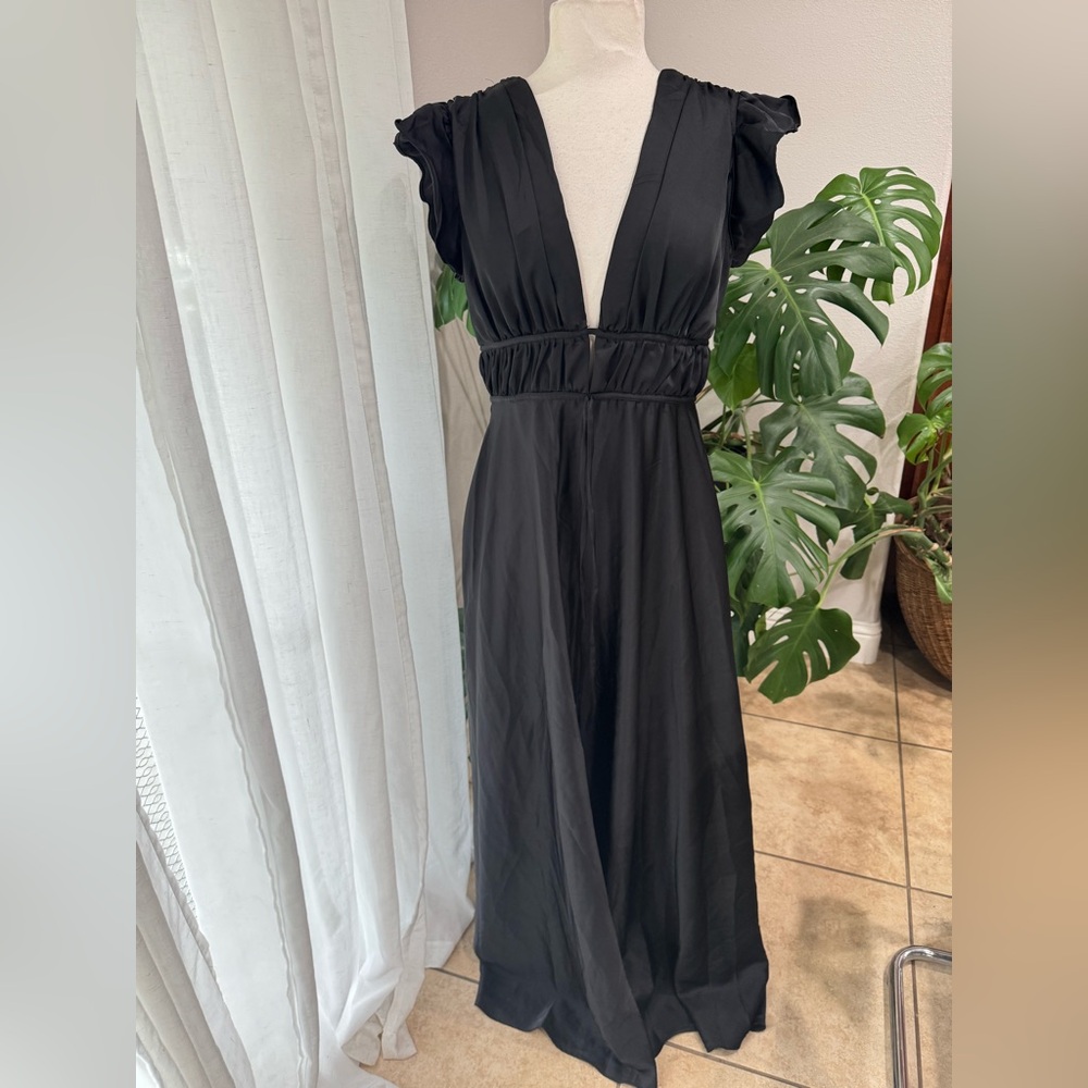 Lulus L black deep-V flutter-sleeve tie-back maxi dress‎ NWT